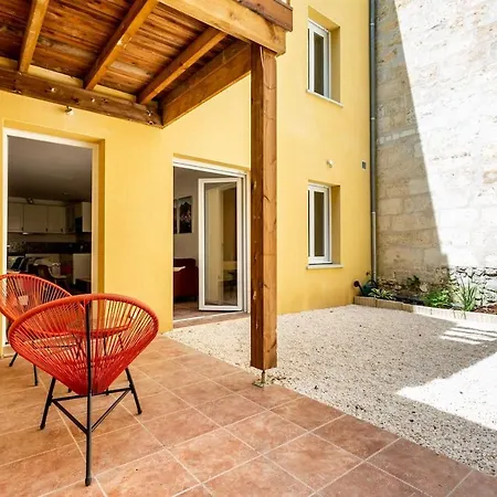 Joli Appartement Avec Jardin / Vieux-Lormont Exterior photo