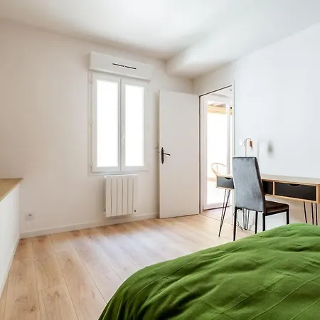 Joli Appartement Avec Jardin / Vieux-Lormont Exterior photo